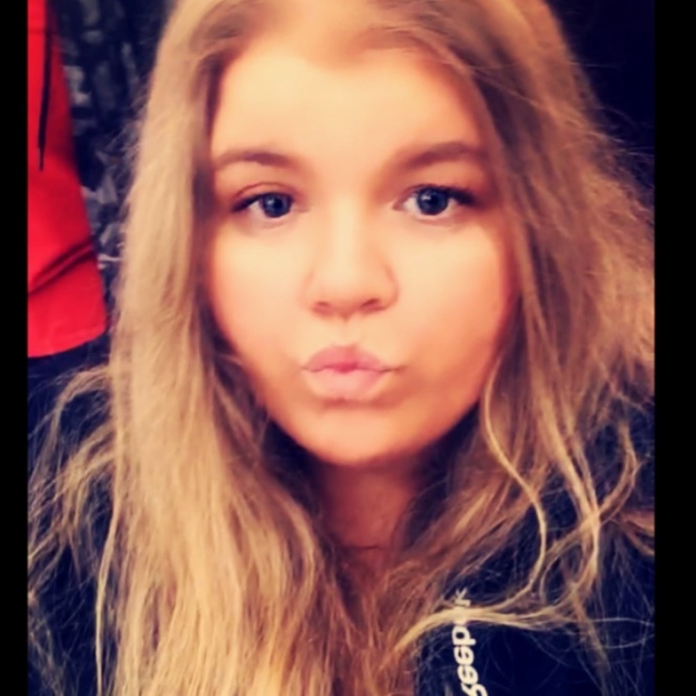 Meet your Posher, Kira